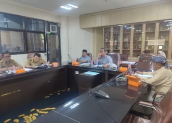 Pansus Raperda DPRD Karawang Tuntaskan PAD Sistem Restribusi TPKom