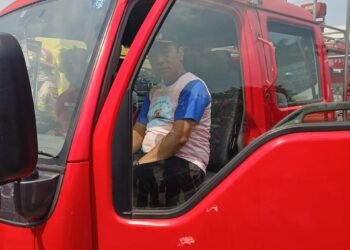 HUT Anak Nasional Meriah Bupati Karawang Aep Syaepuloh Naik Mobil Damkar