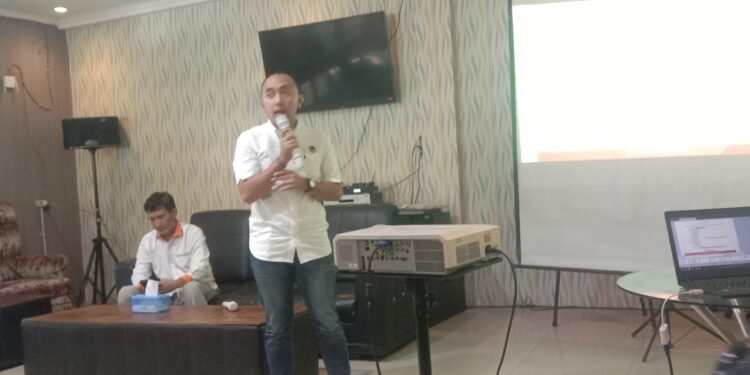 Hasil Survey Lembaga Indikator Pada Simulasi Dua Atau Tiga Calon Aep Syaepuloh Unggul  Hingga 70  Persen Lebih  Di Pilkada Karawang 2024