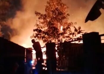 Akibat Konsleting Listrik  Satu Rumah dan 5 Unit Motor Warga Ciampel  Hangus Terbakar