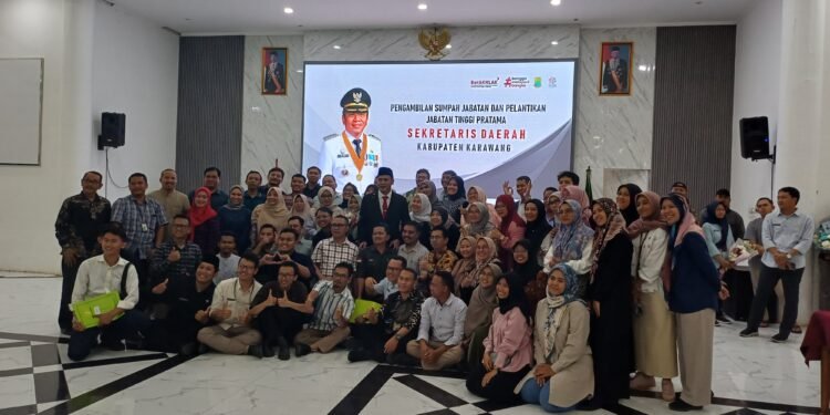 Kepala Bapenda Aang Rahmatullah Dilantik Jadi Sekda Karawang