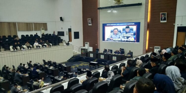 Paripurna DPRD Karawang Tetapkan Pernyataan Modal Perumdam Tirta Tarum dan Raperda APBD Tahun Anggaran 2025