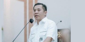 Optimal Kumpulkan dan Salurkan Zakat Bupati Karawang Aep Syaepuloh Dapat Penghargaan Baznas RI